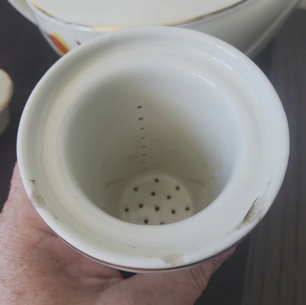 HALLs Superior tea pot - Picture 15 of 16